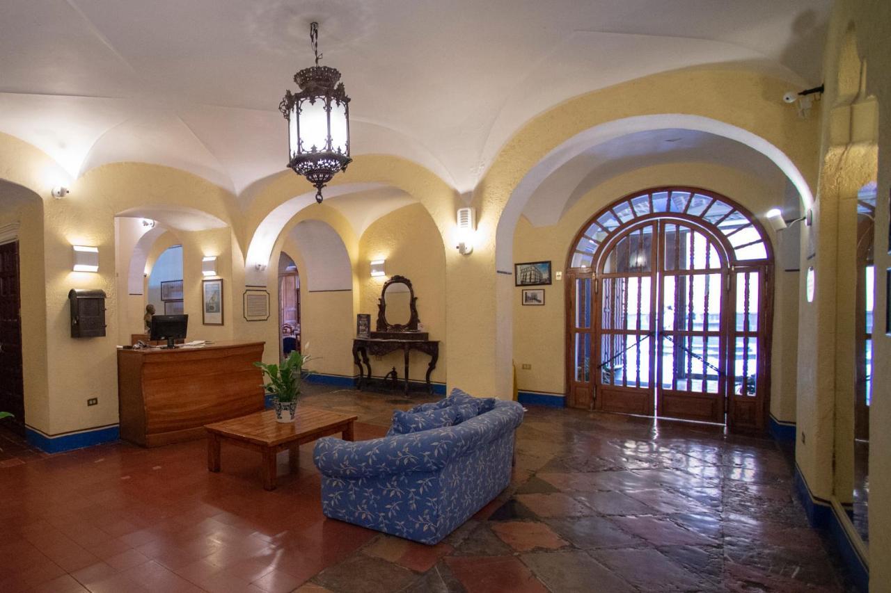 Colonial Hotel 3*