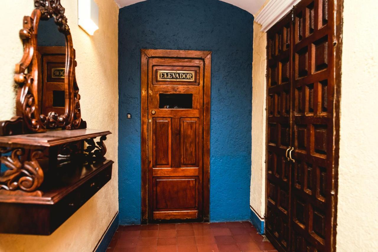 Colonial 3*