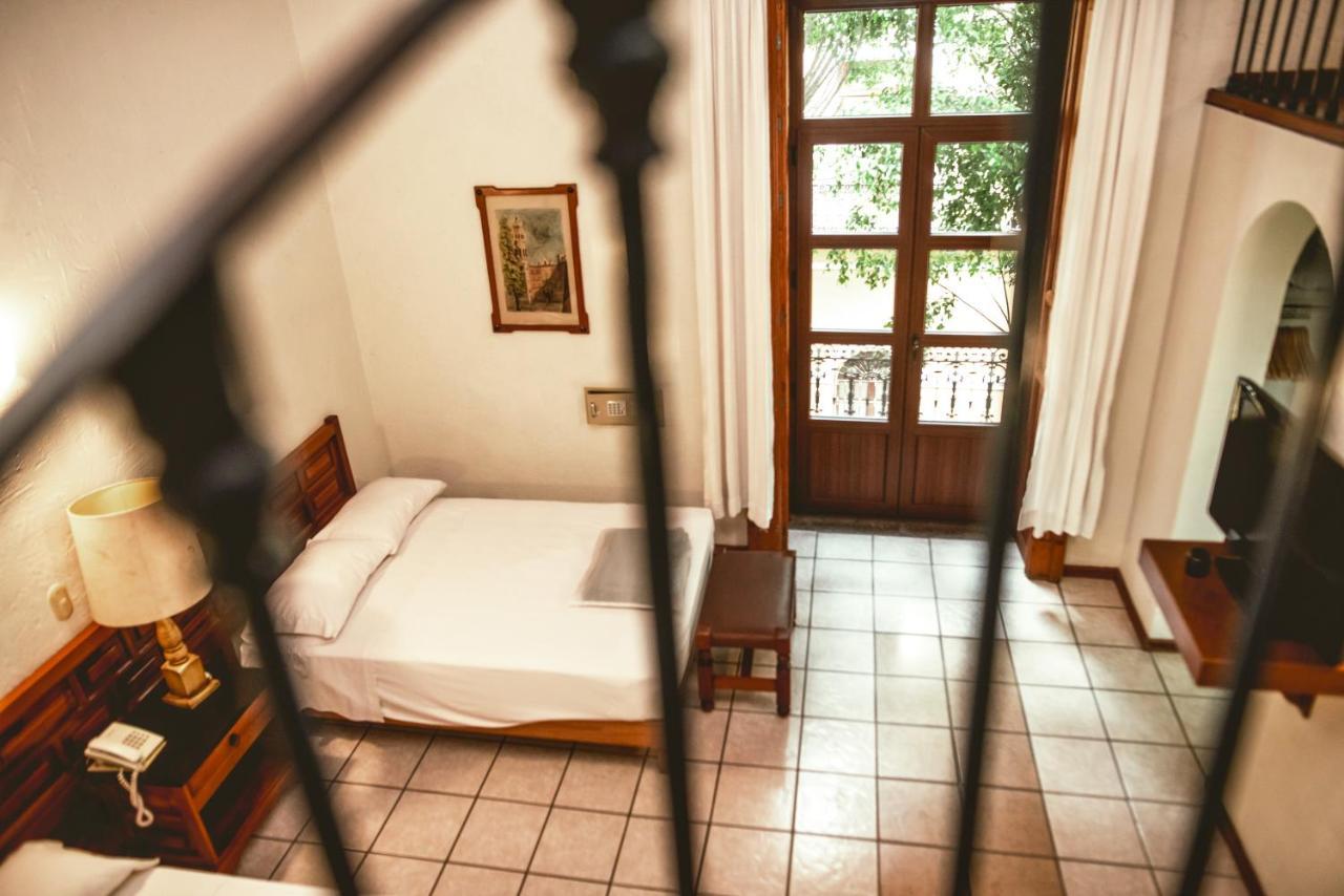 Colonial 3*