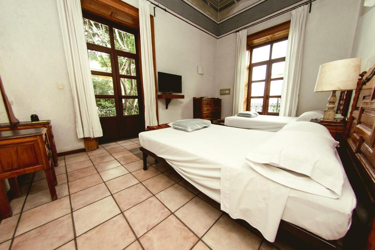 Colonial 3*